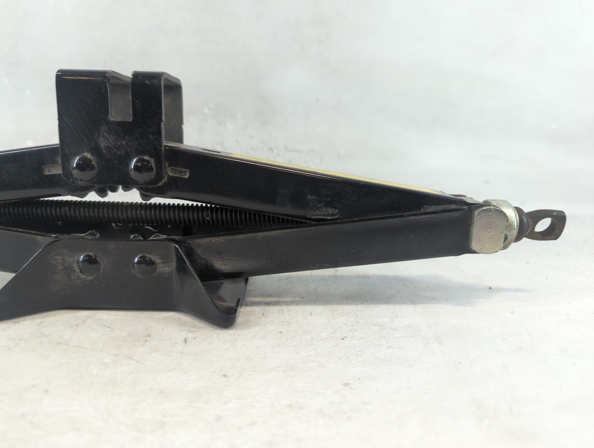 2017 Hyundai Tucson Spare Scissor Car Jack 1048295 - Oemusedautoparts1.com