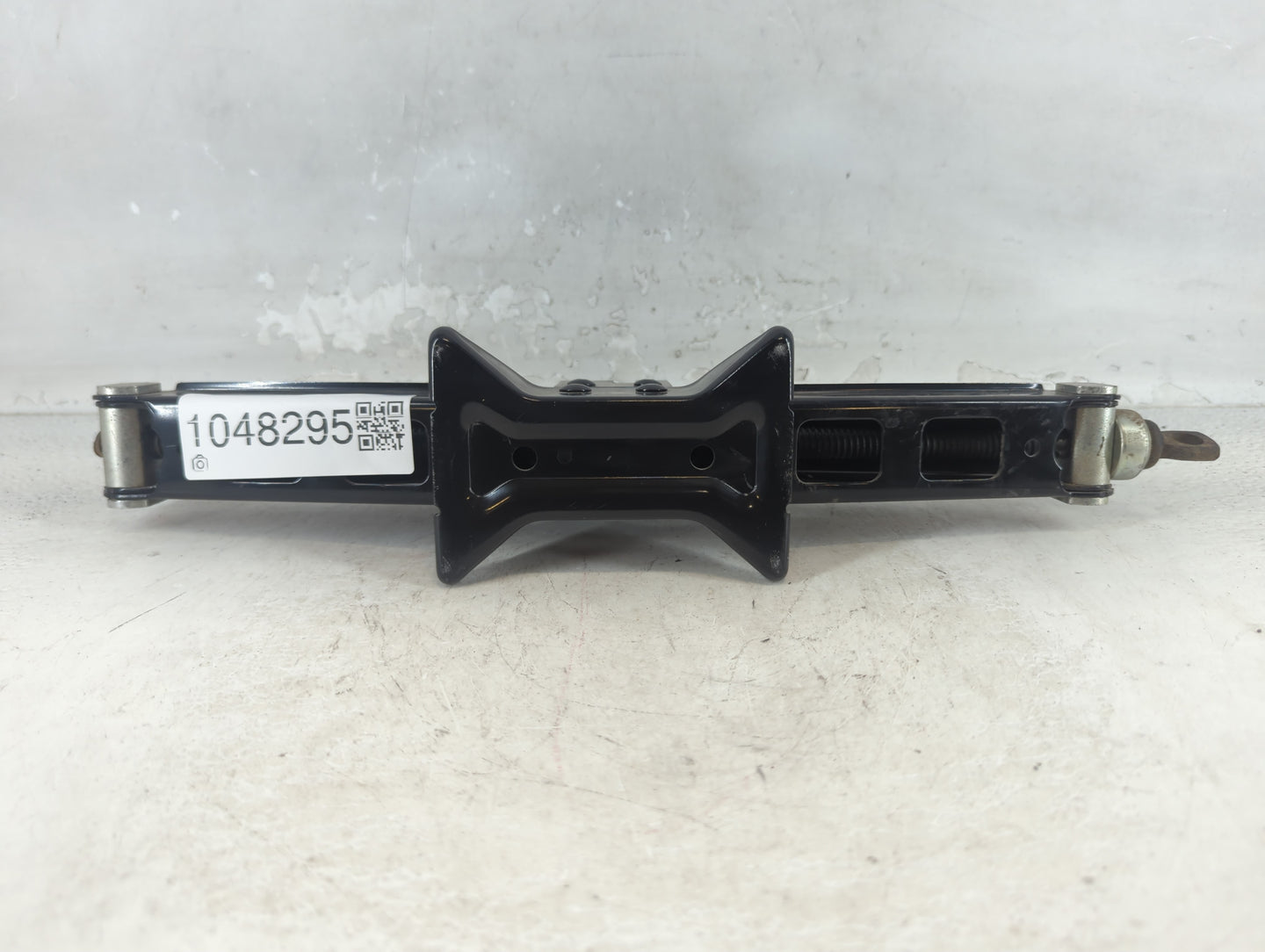 2017 Hyundai Tucson Spare Scissor Car Jack 1048295 - Oemusedautoparts1.com