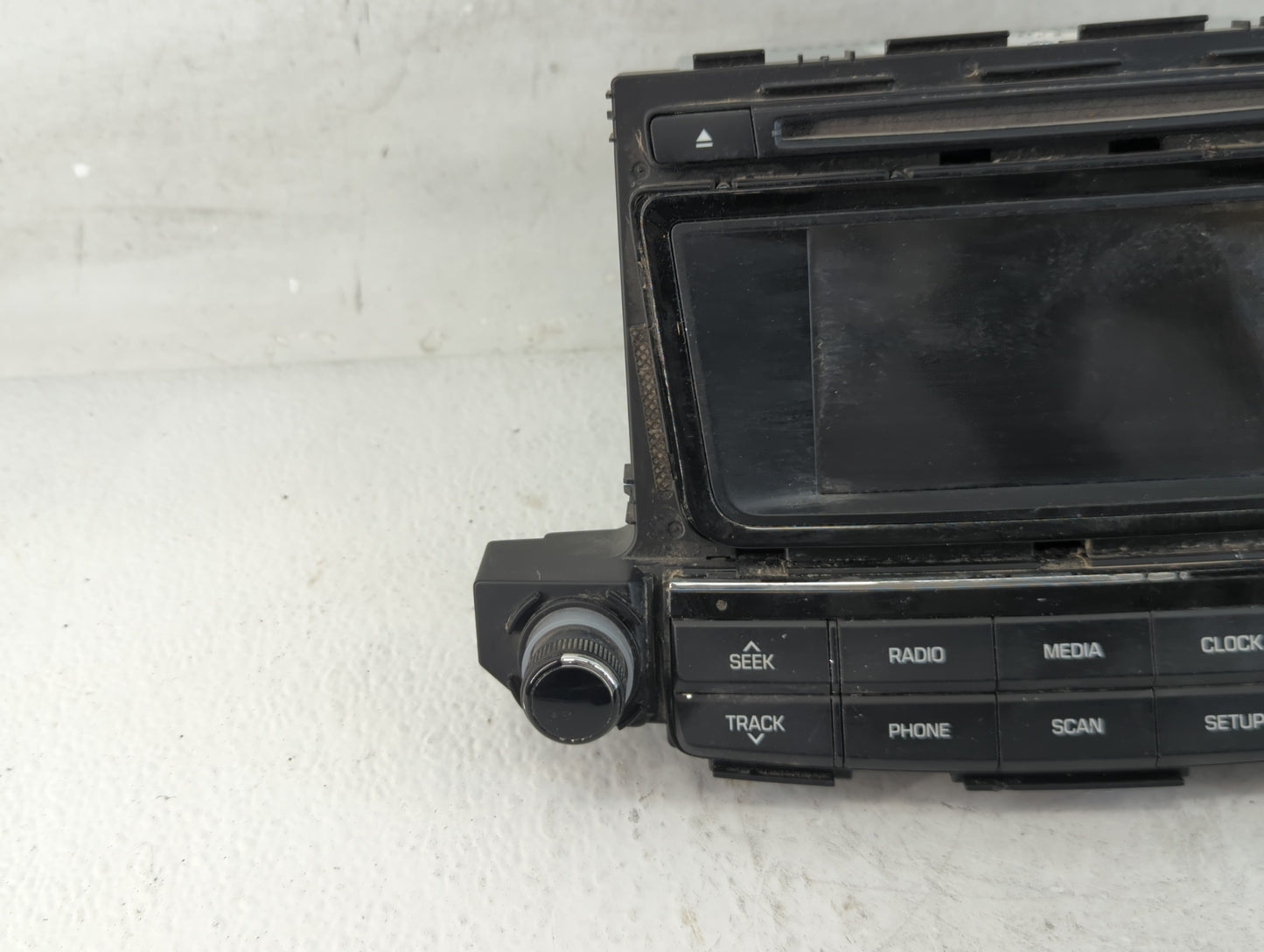 2016-2017 Hyundai Tucson Radio AM FM Cd Player Receiver Replacement P/N:96180-D31004X Fits Fits 2016 2017 OEM Used Auto Part