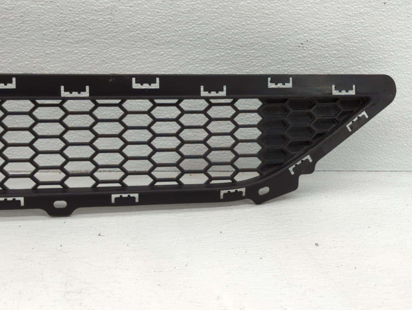 2016-2018 Hyundai Tucson Front Grille Bumper Not Included - Oemusedautoparts1.com