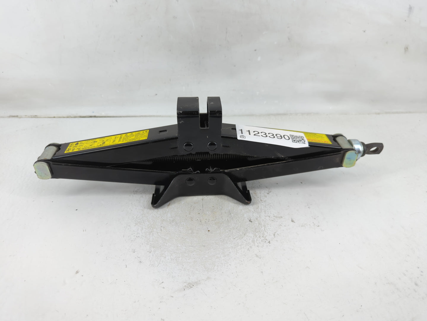 2017 Hyundai Tucson Spare Scissor Car Jack - Oemusedautoparts1.com