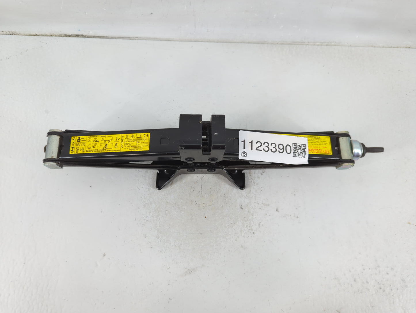 2017 Hyundai Tucson Spare Scissor Car Jack 1123390 - Oemusedautoparts1.com