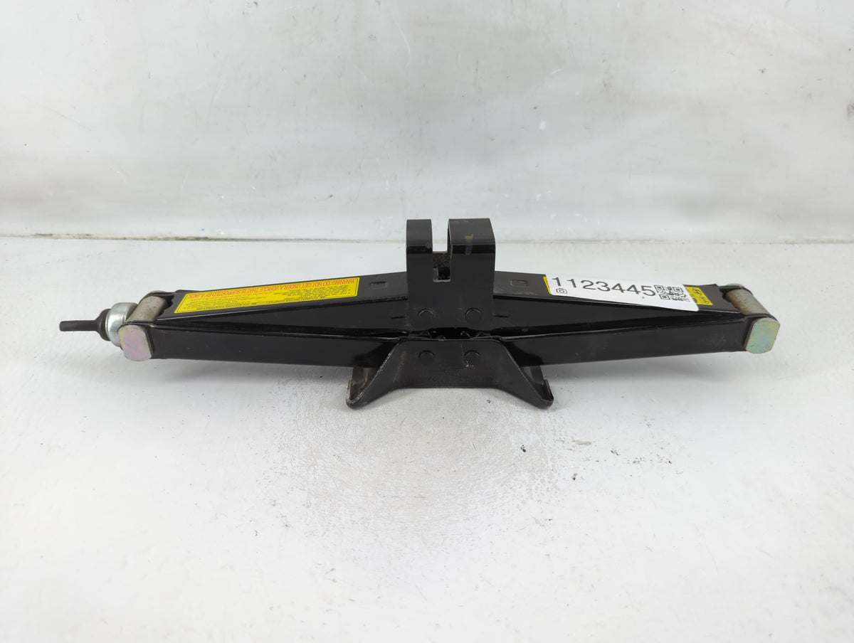 2017 Hyundai Tucson Spare Scissor Car Jack 1123445 - Oemusedautoparts1.com