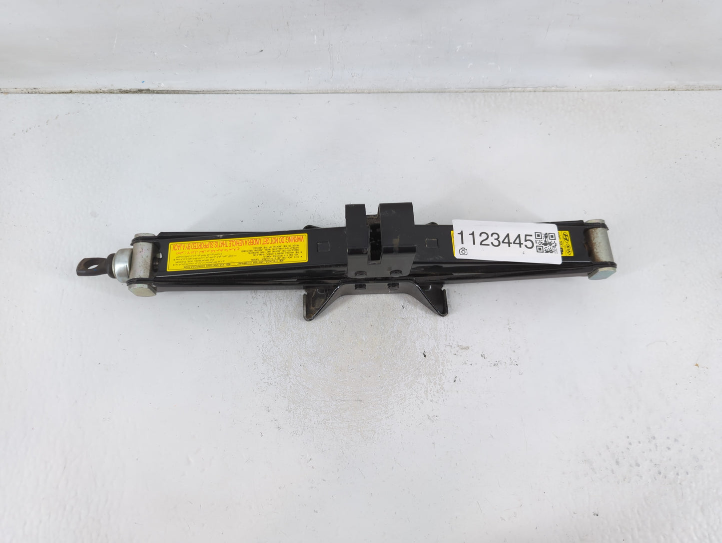 2017 Hyundai Tucson Spare Scissor Car Jack - Oemusedautoparts1.com