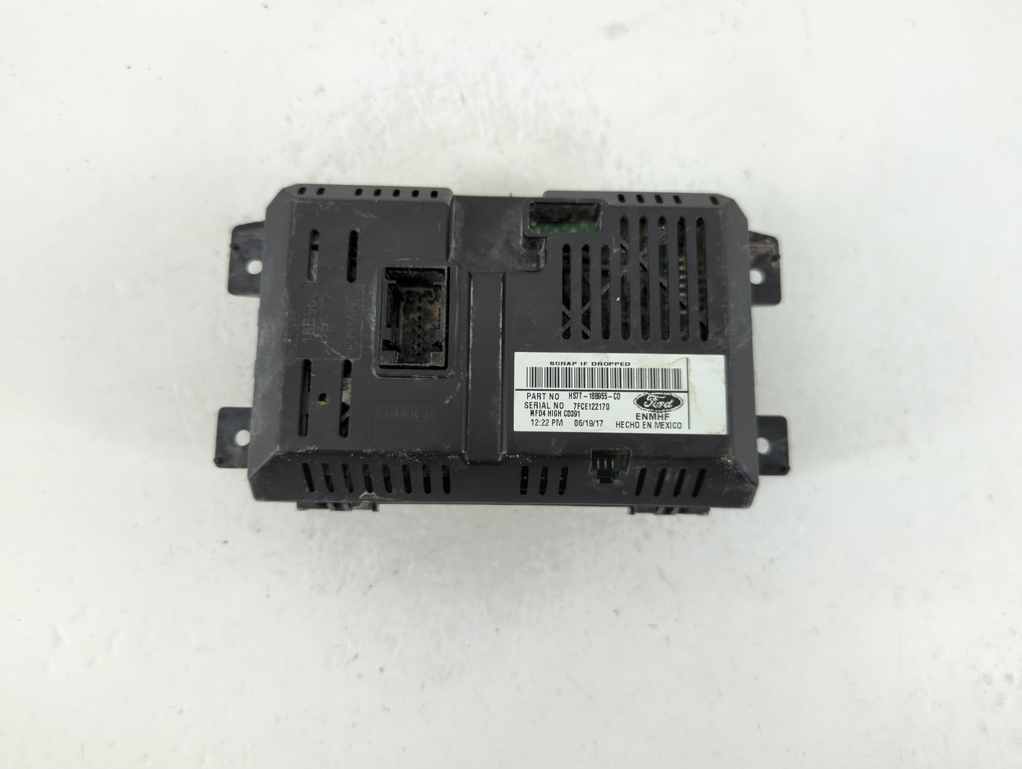 2016-2017 Hyundai Tucson Radio AM FM Cd Player Receiver Replacement P/N:HS7T-18B955-CD Fits Fits 2016 2017 OEM Used Auto Par