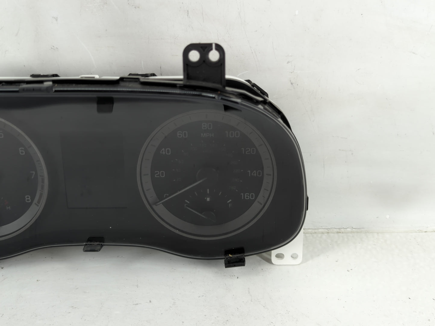 2016-2017 Hyundai Tucson Instrument Cluster Speedometer Gauges P/N:94001-D3172 Miles: Fits Fits 2016 2017 OEM Used Auto Part