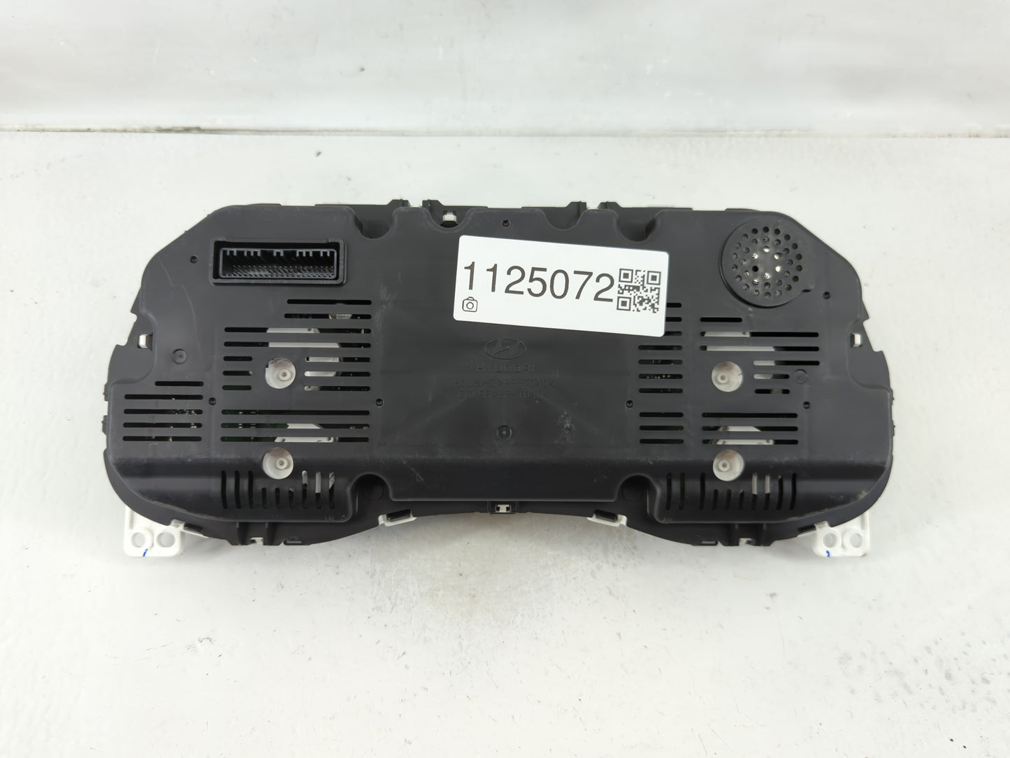 2016-2017 Hyundai Tucson Instrument Cluster Speedometer Gauges P/N:94001-D3172 Miles: Fits Fits 2016 2017 OEM Used Auto Part