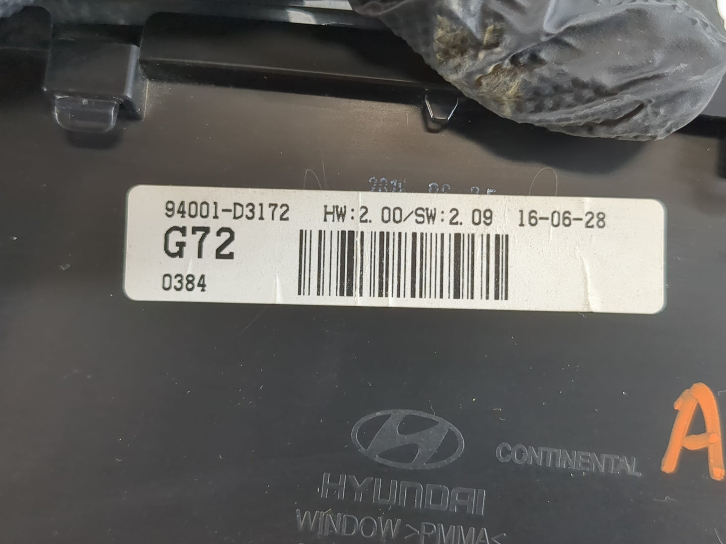 2016-2017 Hyundai Tucson Instrument Cluster Speedometer Gauges P/N:94001-D3172 Fits Fits 2016 2017 OEM Used Auto Parts - Oem