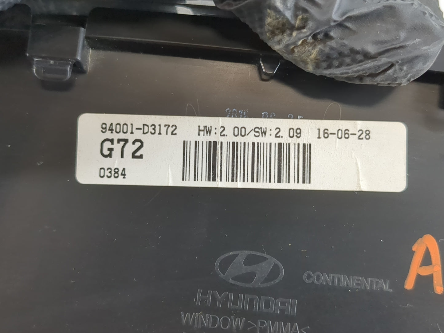 2016-2017 Hyundai Tucson Instrument Cluster Speedometer Gauges P/N:94001-D3172 Fits Fits 2016 2017 OEM Used Auto Parts - Oem