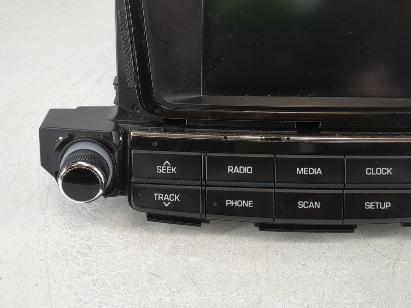 2016-2018 Hyundai Tucson Radio AM FM Cd Player Receiver Replacement P/N:96180-D31004X Fits Fits 2016 2017 2018 OEM Used Auto