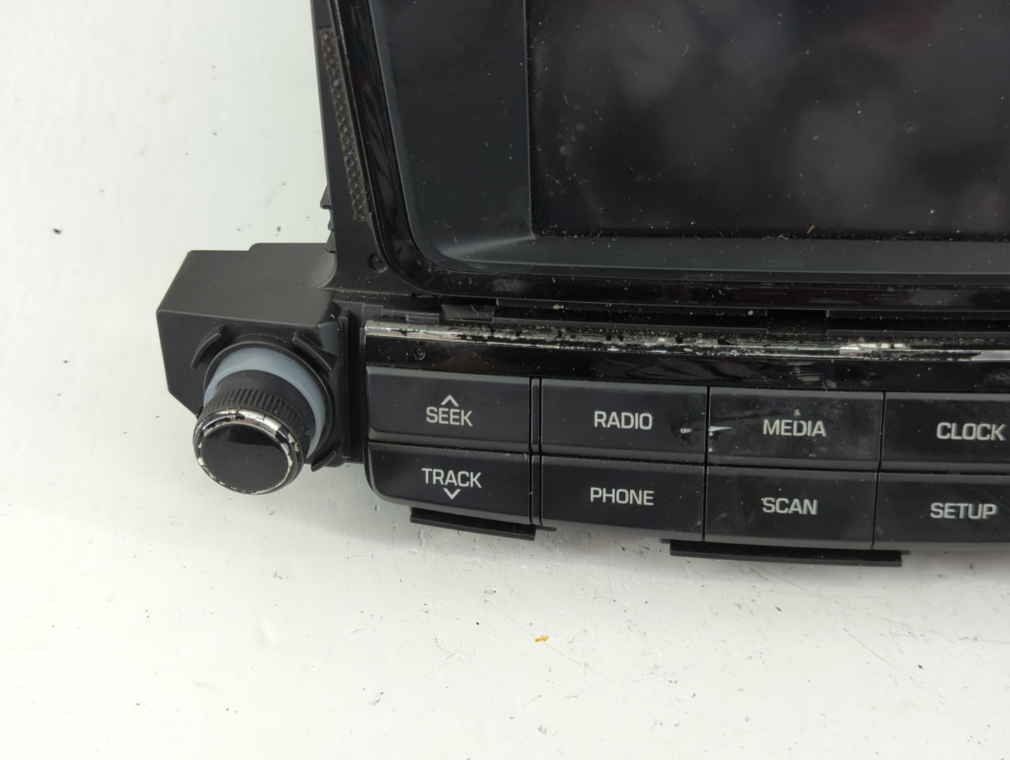 2016-2017 Hyundai Tucson Radio AM FM Cd Player Receiver Replacement P/N:96180-D31004X Fits Fits 2016 2017 OEM Used Auto Part