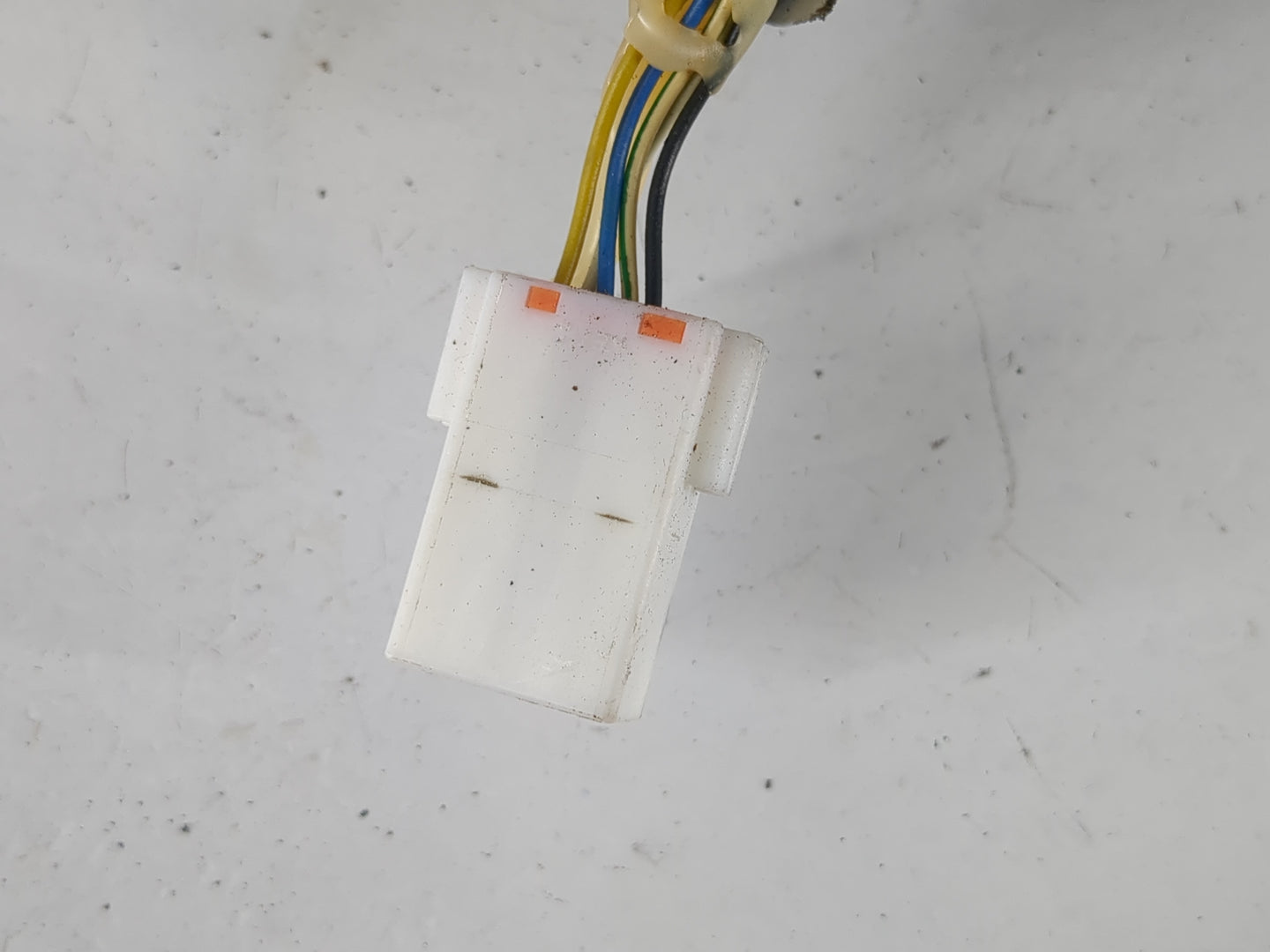 2016-2018 Hyundai Tucson Driver Left Side View Manual Door Mirror - Oemusedautoparts1.com