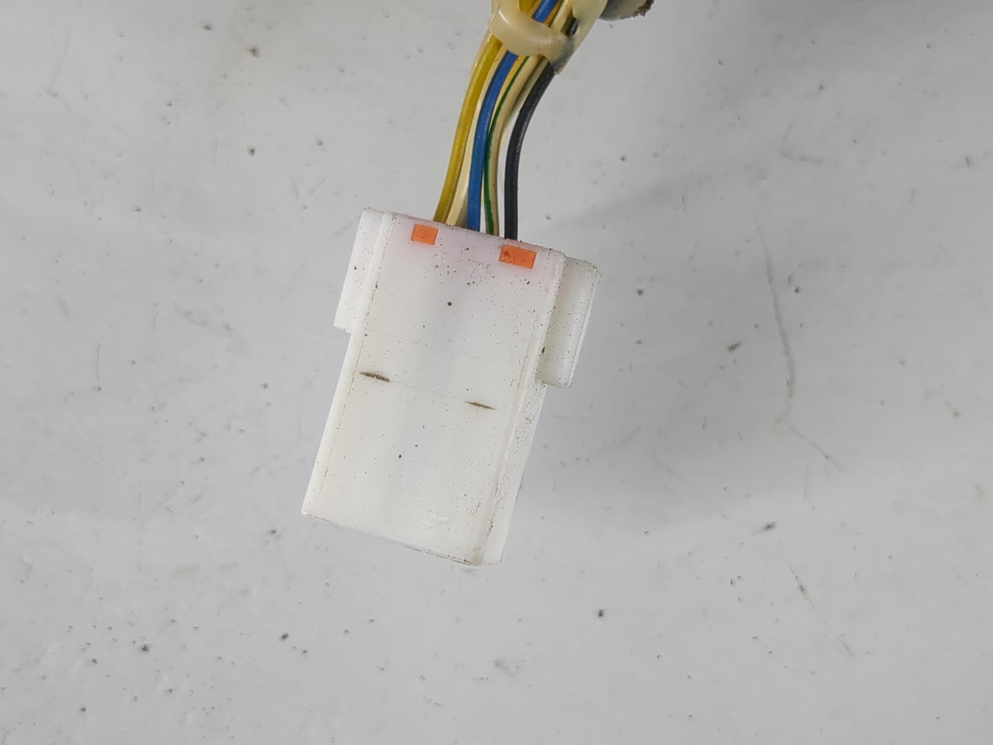 2016-2018 Hyundai Tucson Driver Left Side View Manual Door Mirror - Oemusedautoparts1.com