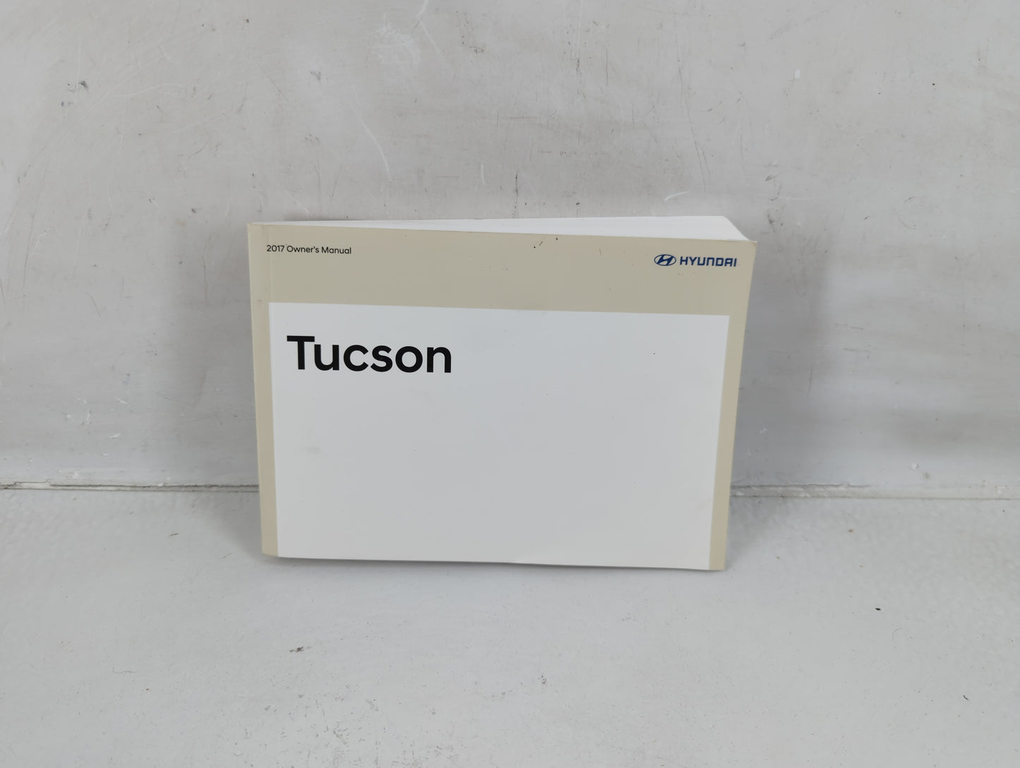 2017 Hyundai Tucson Owners Manual Book Guide P/N:HD3O-EU75K OEM Used Auto Parts - Oemusedautoparts1.com