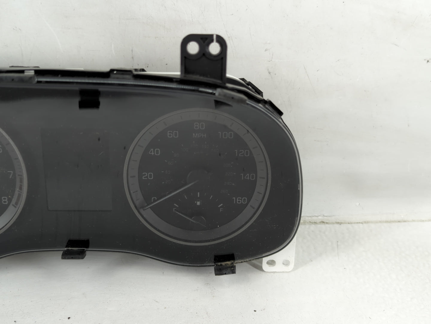 2016-2017 Hyundai Tucson Instrument Cluster Speedometer Gauges P/N:94001-D3181 Fits Fits 2016 2017 OEM Used Auto Parts - Oem