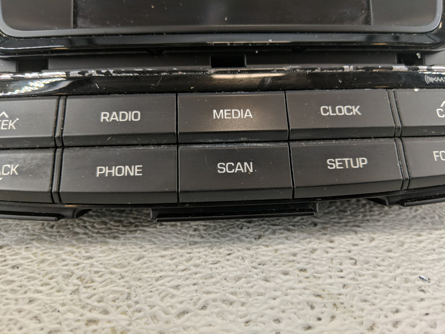 2016-2017 Hyundai Tucson Radio AM FM Cd Player Receiver Replacement P/N:96180-D31004X Fits Fits 2016 2017 OEM Used Auto Part