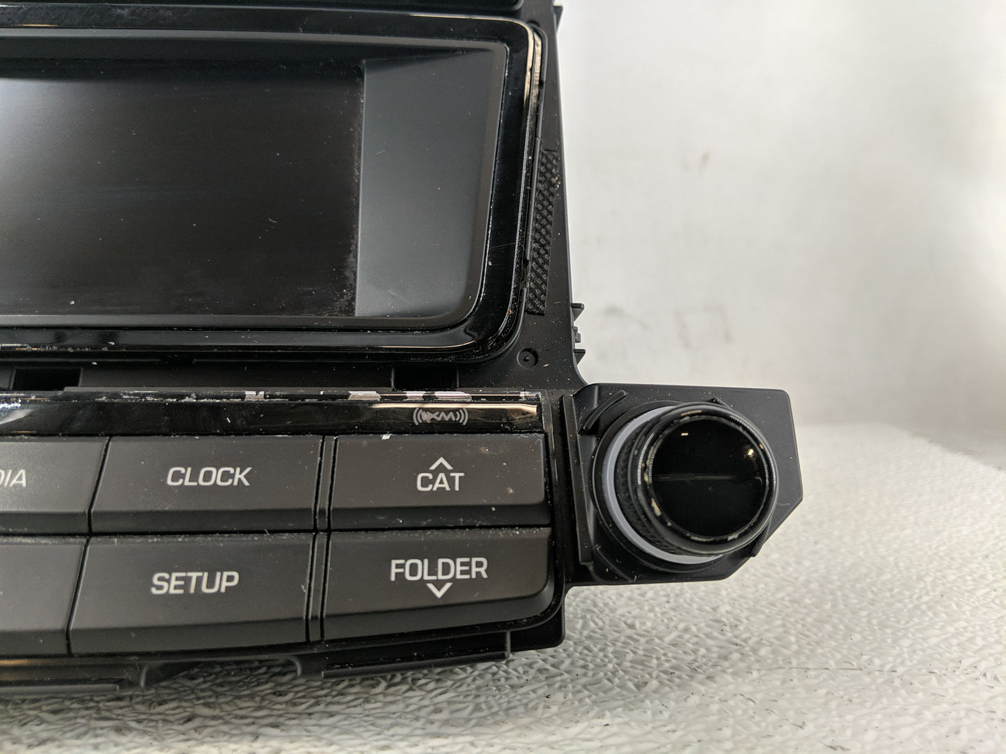 2016-2017 Hyundai Tucson Radio AM FM Cd Player Receiver Replacement P/N:96180-D31004X Fits Fits 2016 2017 OEM Used Auto Part