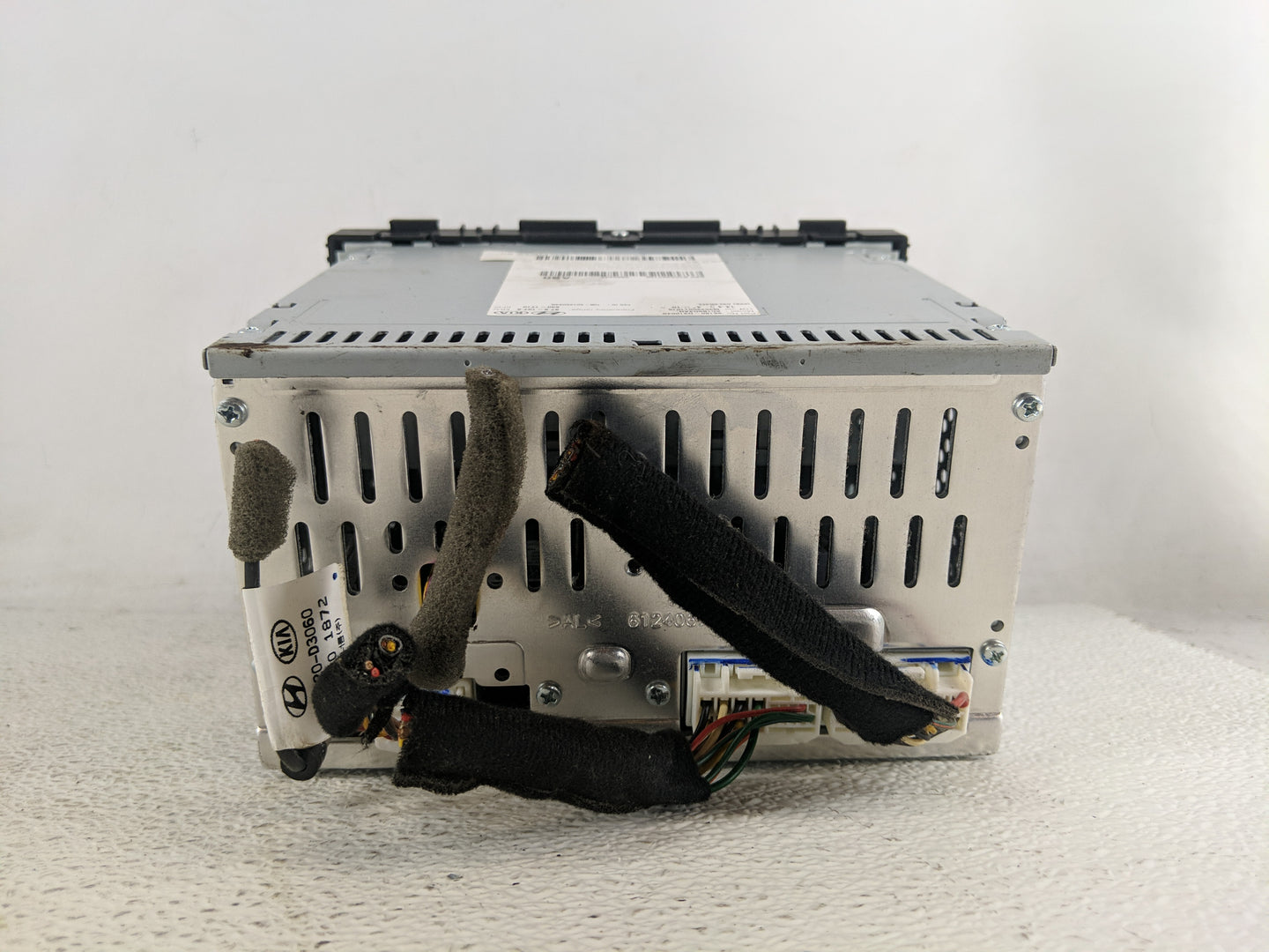 2016-2017 Hyundai Tucson Radio AM FM Cd Player Receiver Replacement P/N:96180-D31004X Fits Fits 2016 2017 OEM Used Auto Part