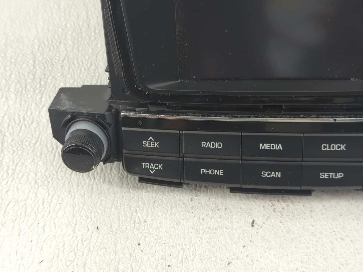 2016-2017 Hyundai Tucson Radio AM FM Cd Player Receiver Replacement P/N:96180-D31004X Fits Fits 2016 2017 OEM Used Auto Part