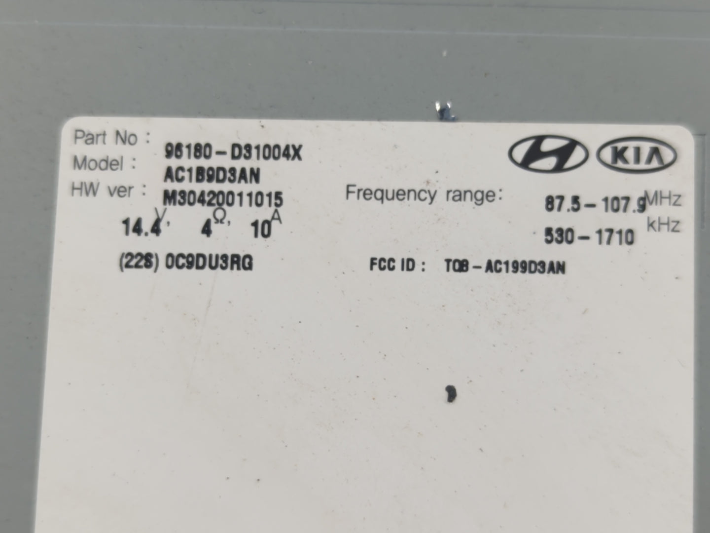 2016-2017 Hyundai Tucson Radio AM FM Cd Player Receiver Replacement P/N:96180-D31004X Fits Fits 2016 2017 OEM Used Auto Part