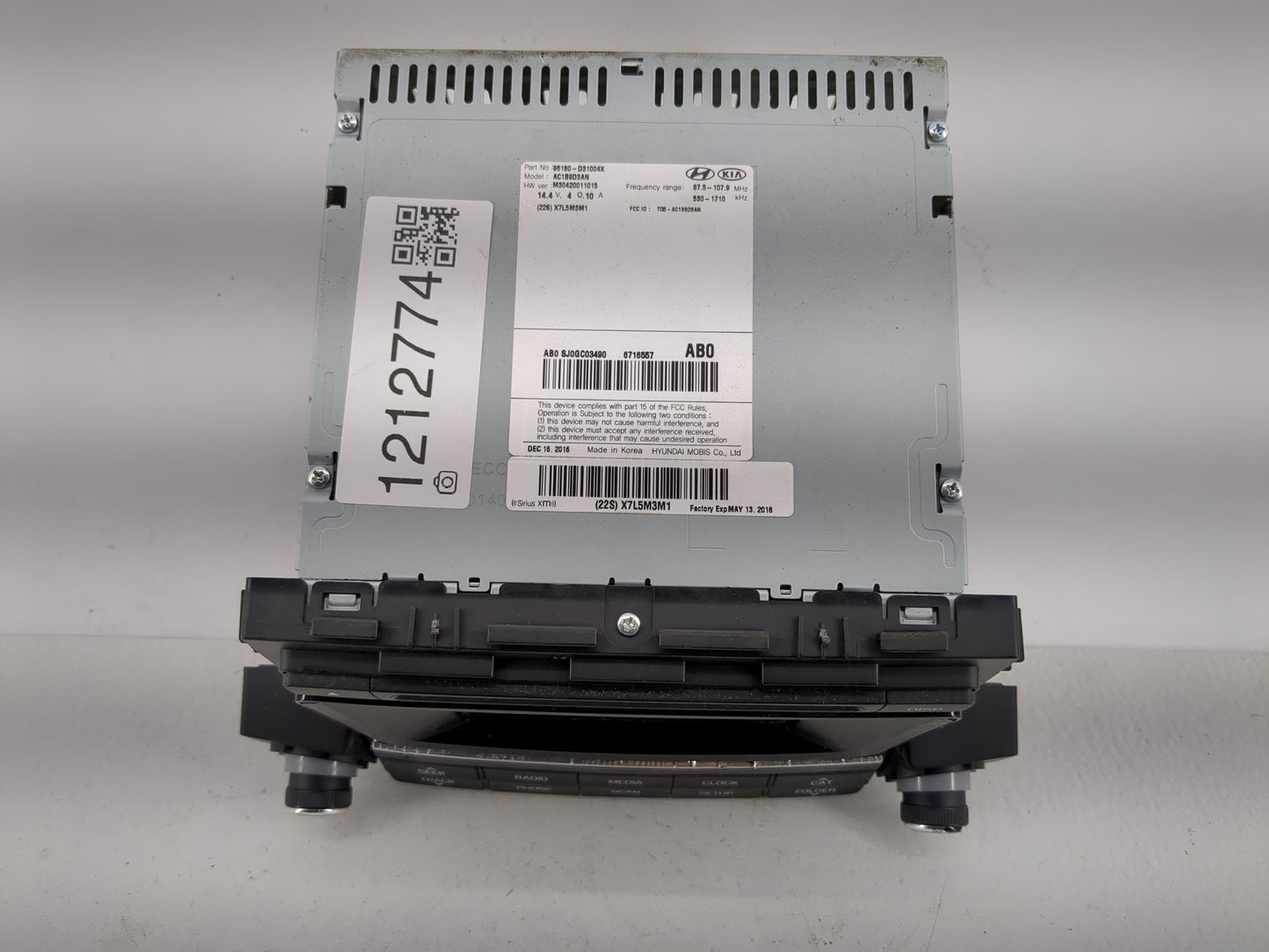 2016-2017 Hyundai Tucson Radio AM FM Cd Player Receiver Replacement P/N:96180-D31004X Fits Fits 2016 2017 OEM Used Auto Part