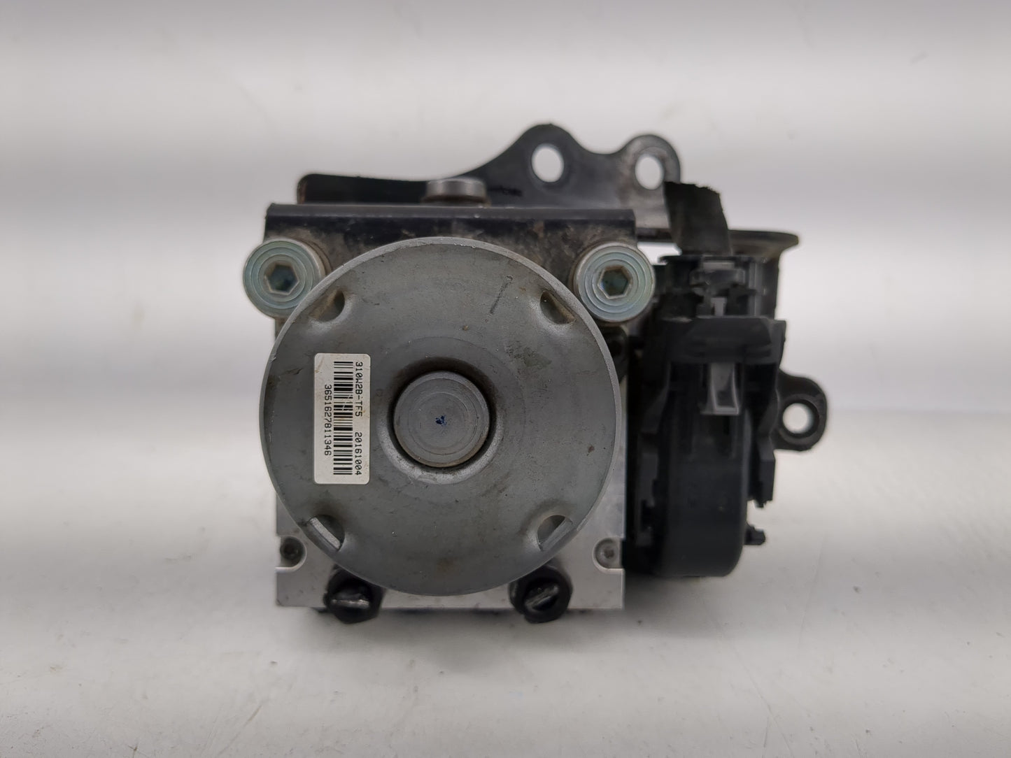 2016-2018 Hyundai Tucson ABS Pump Control Module Replacement P/N:BE600CP100 Fits Fits 2016 2017 2018 OEM Used Auto Parts - O