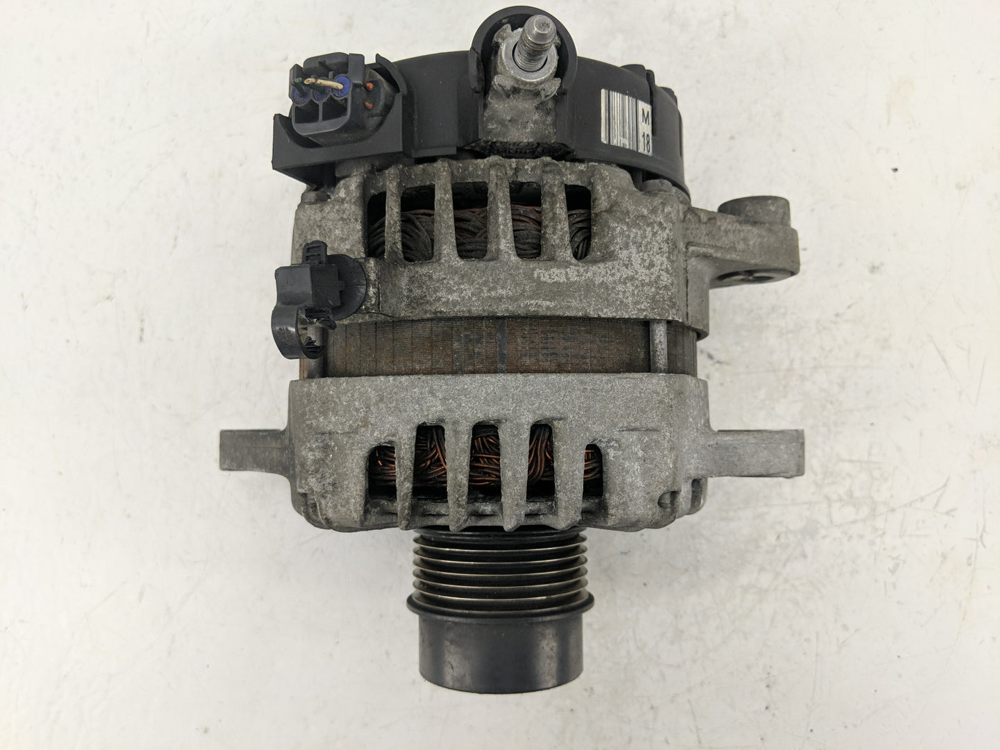 2016-2018 Hyundai Tucson Alternator Replacement Generator Charging Assembly Engine OEM P/N:37300-2B960 Fits OEM Used Auto Pa