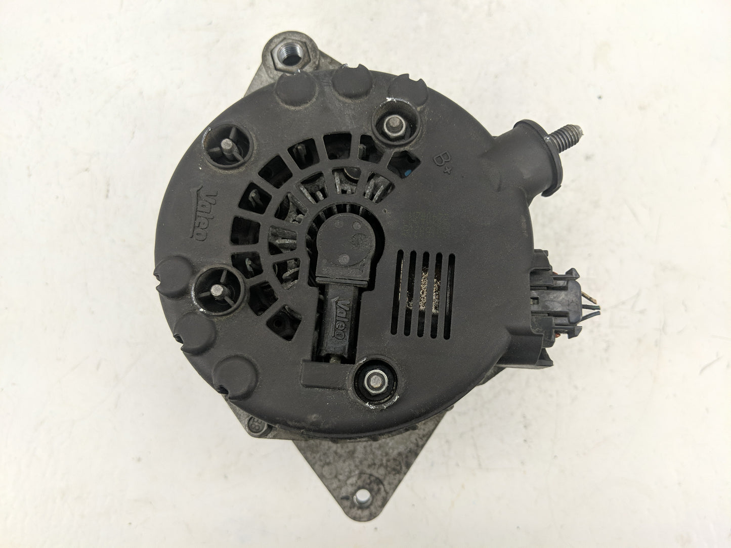 2016-2018 Hyundai Tucson Alternator Replacement Generator Charging Assembly Engine OEM P/N:37300-2B960 Fits OEM Used Auto Pa