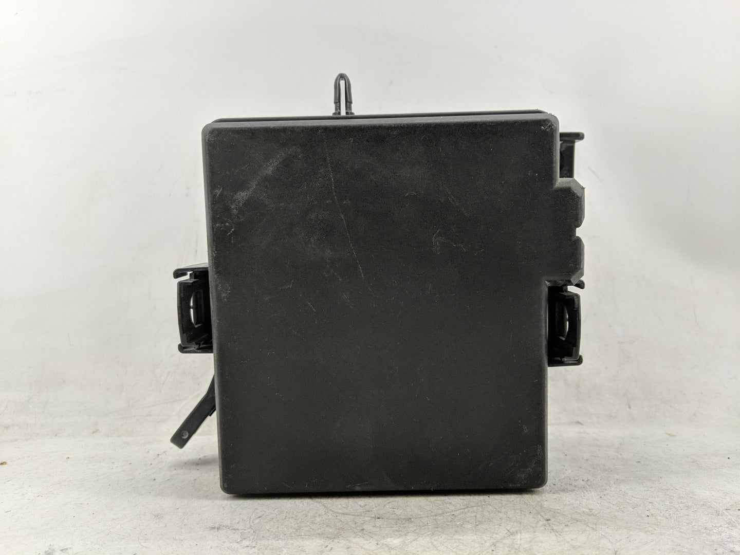 2016-2018 Hyundai Tucson Fusebox Fuse Box Panel Relay Module P/N:N91422-D3132 Fits Fits 2016 2017 2018 OEM Used Auto Parts -