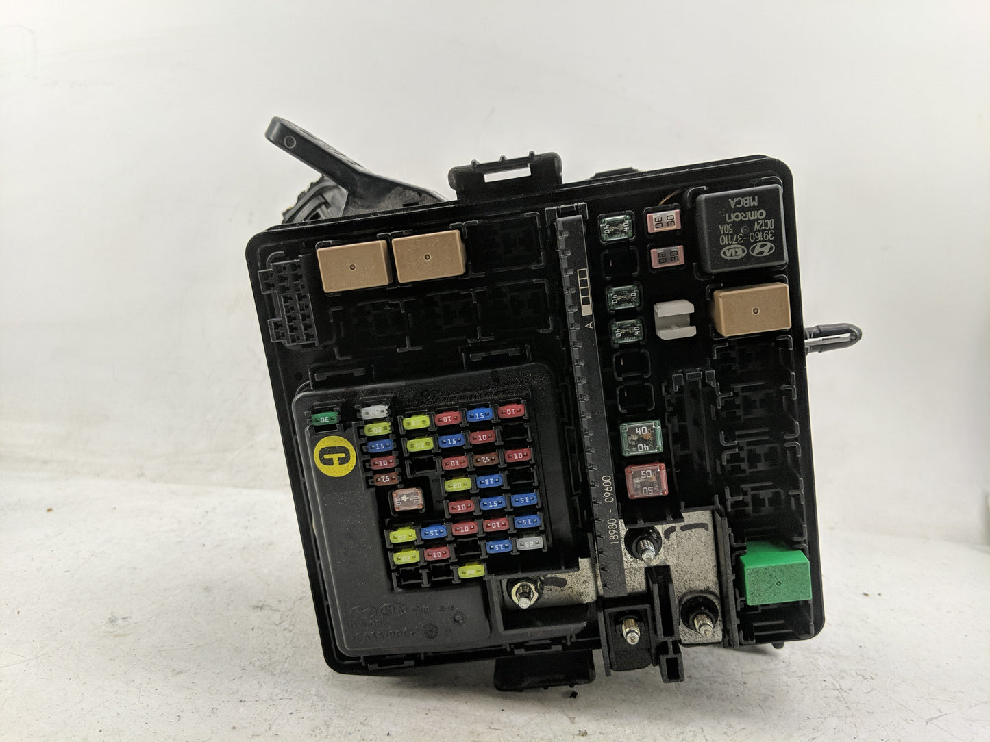 2016-2018 Hyundai Tucson Fusebox Fuse Box Panel Relay Module P/N:N91422-D3132 Fits Fits 2016 2017 2018 OEM Used Auto Parts -