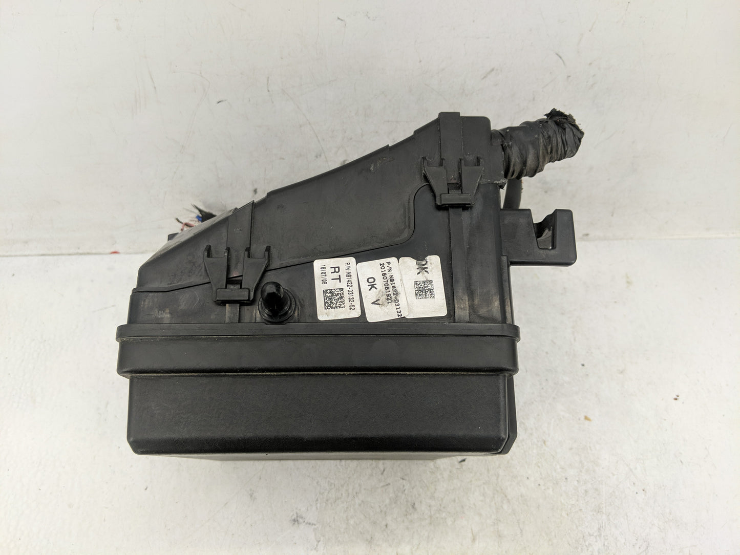 2016-2018 Hyundai Tucson Fusebox Fuse Box Panel Relay Module P/N:N91422-D3132 Fits Fits 2016 2017 2018 OEM Used Auto Parts -