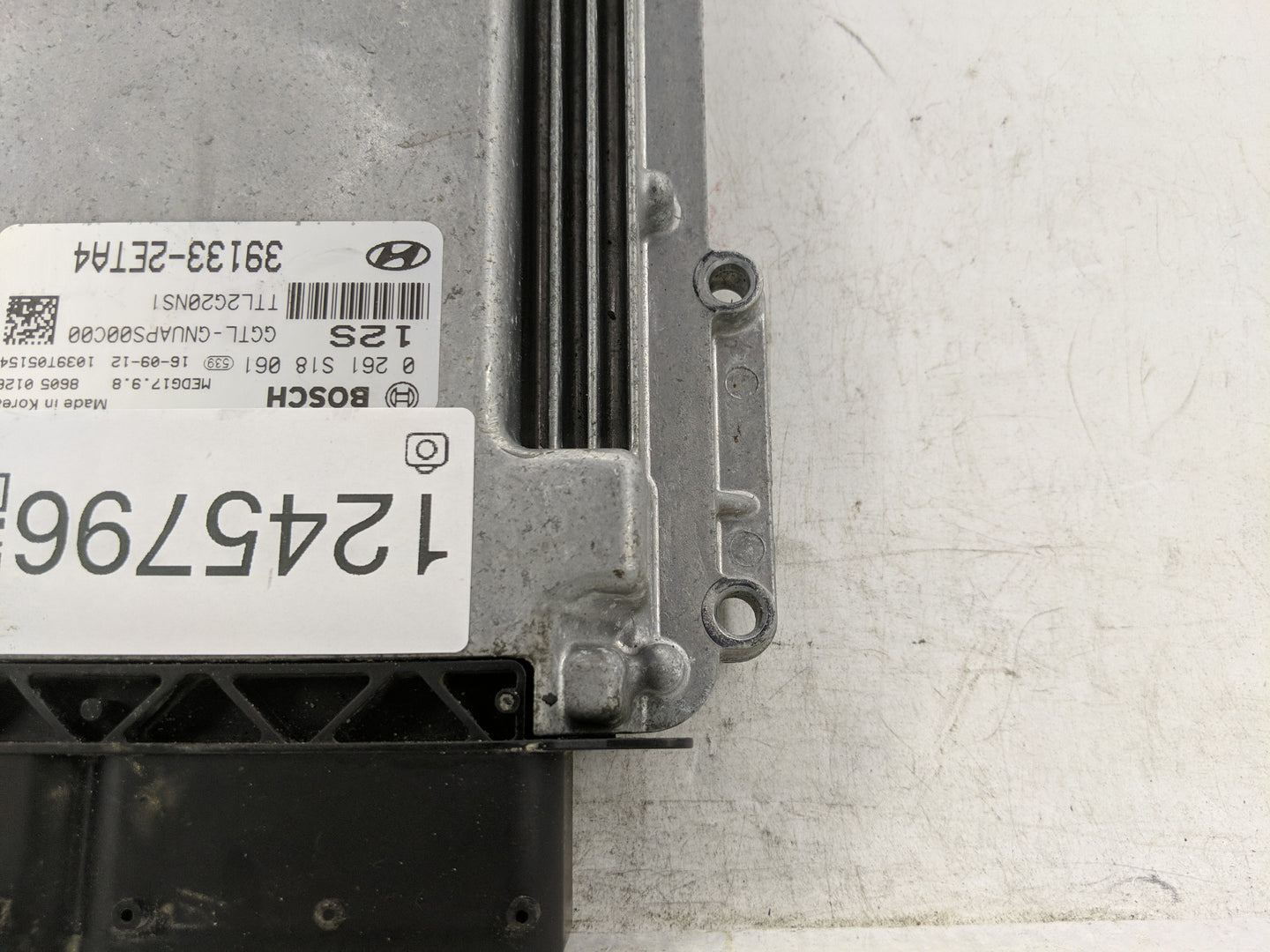 2016-2018 Hyundai Tucson PCM Engine Control Computer ECU ECM PCU OEM P/N:39133-2ETA4 Fits Fits 2016 2017 2018 OEM Used Auto 