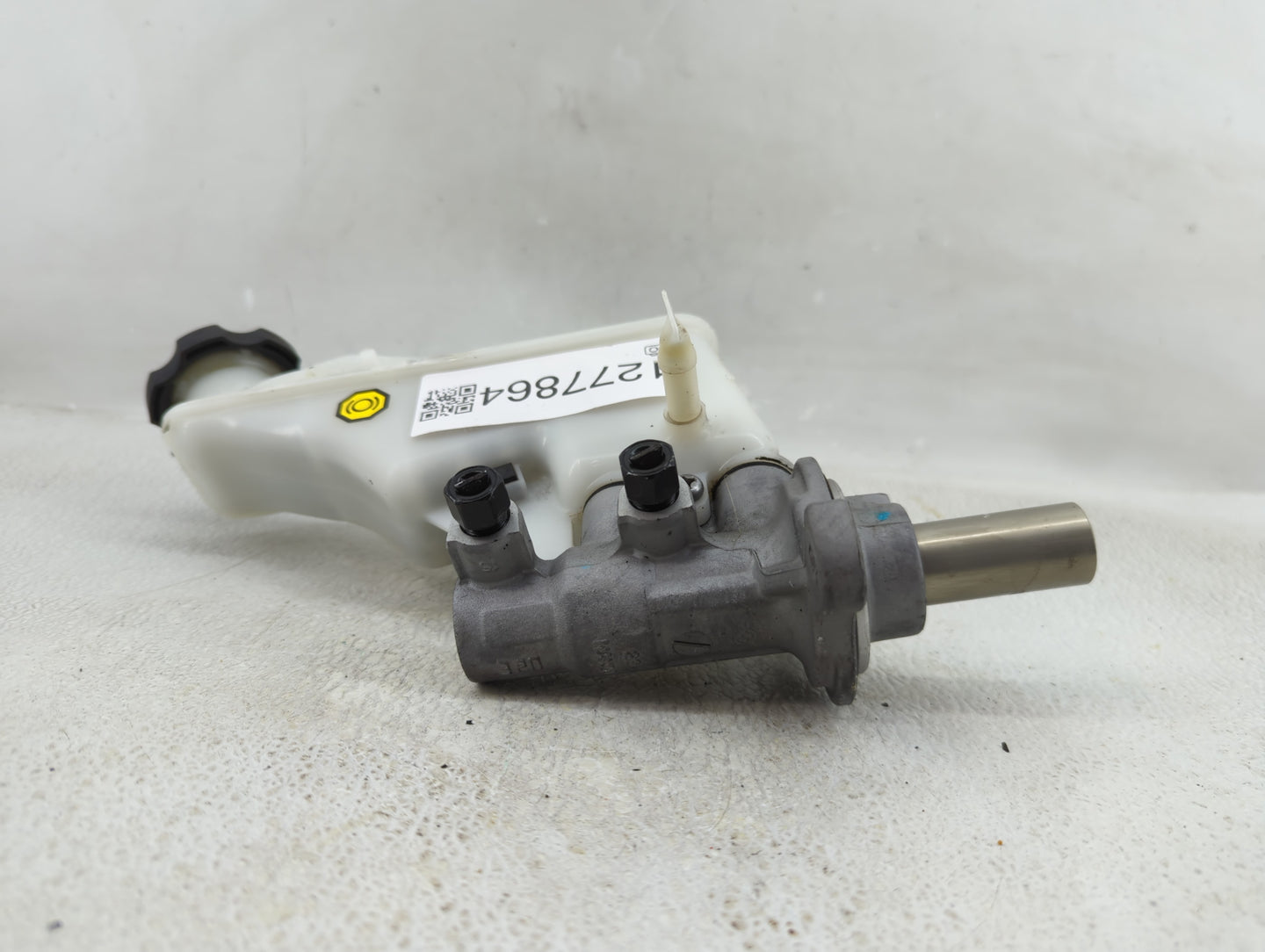 2016-2021 Hyundai Tucson Brake Master Cylinder 1277864 - Oemusedautoparts1.com