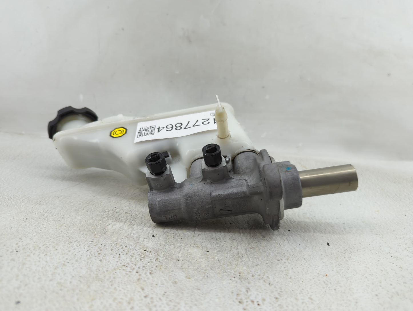 2016-2021 Hyundai Tucson Brake Master Cylinder 1277864 - Oemusedautoparts1.com