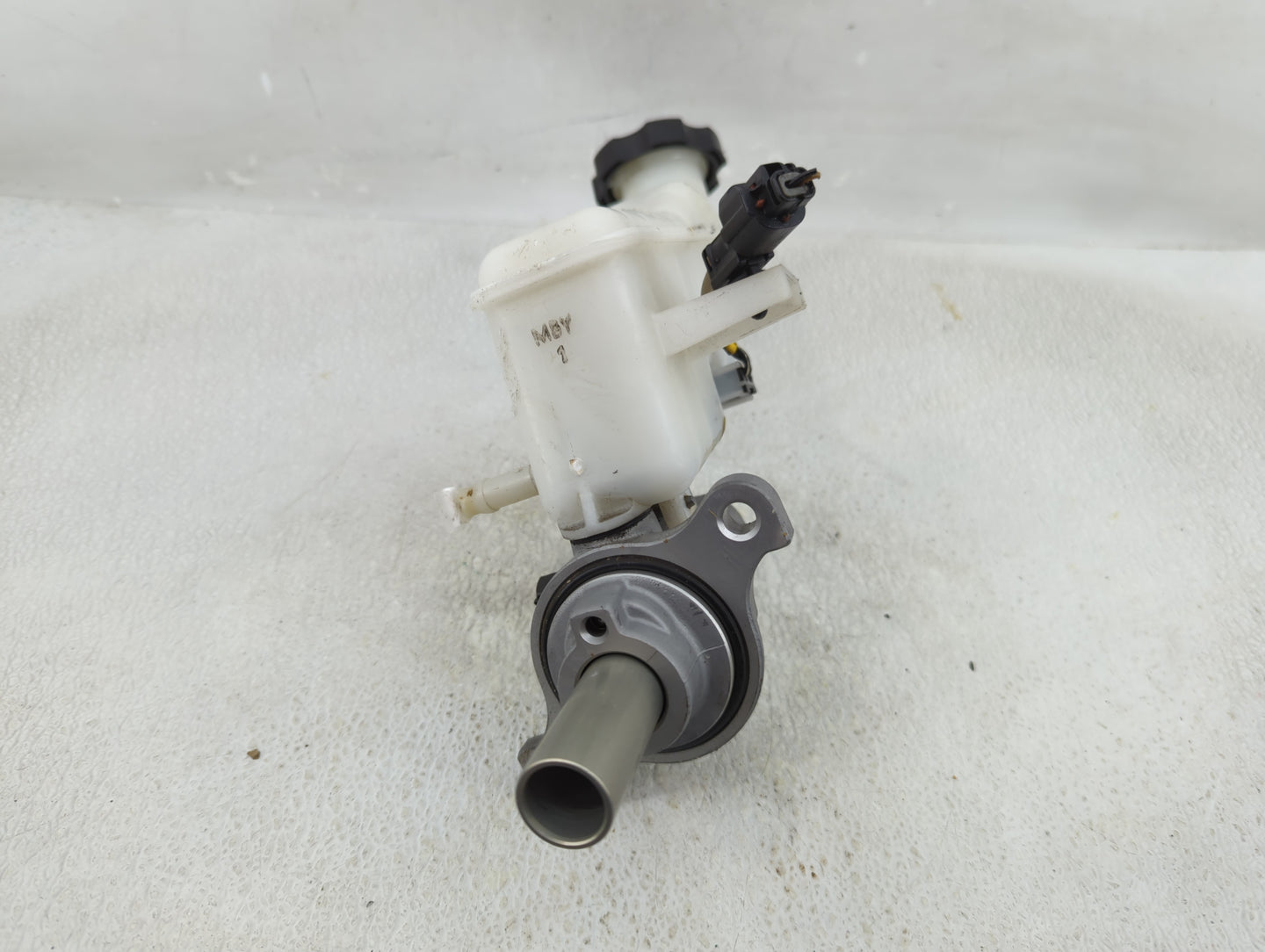 2016-2021 Hyundai Tucson Brake Master Cylinder 1277864 - Oemusedautoparts1.com