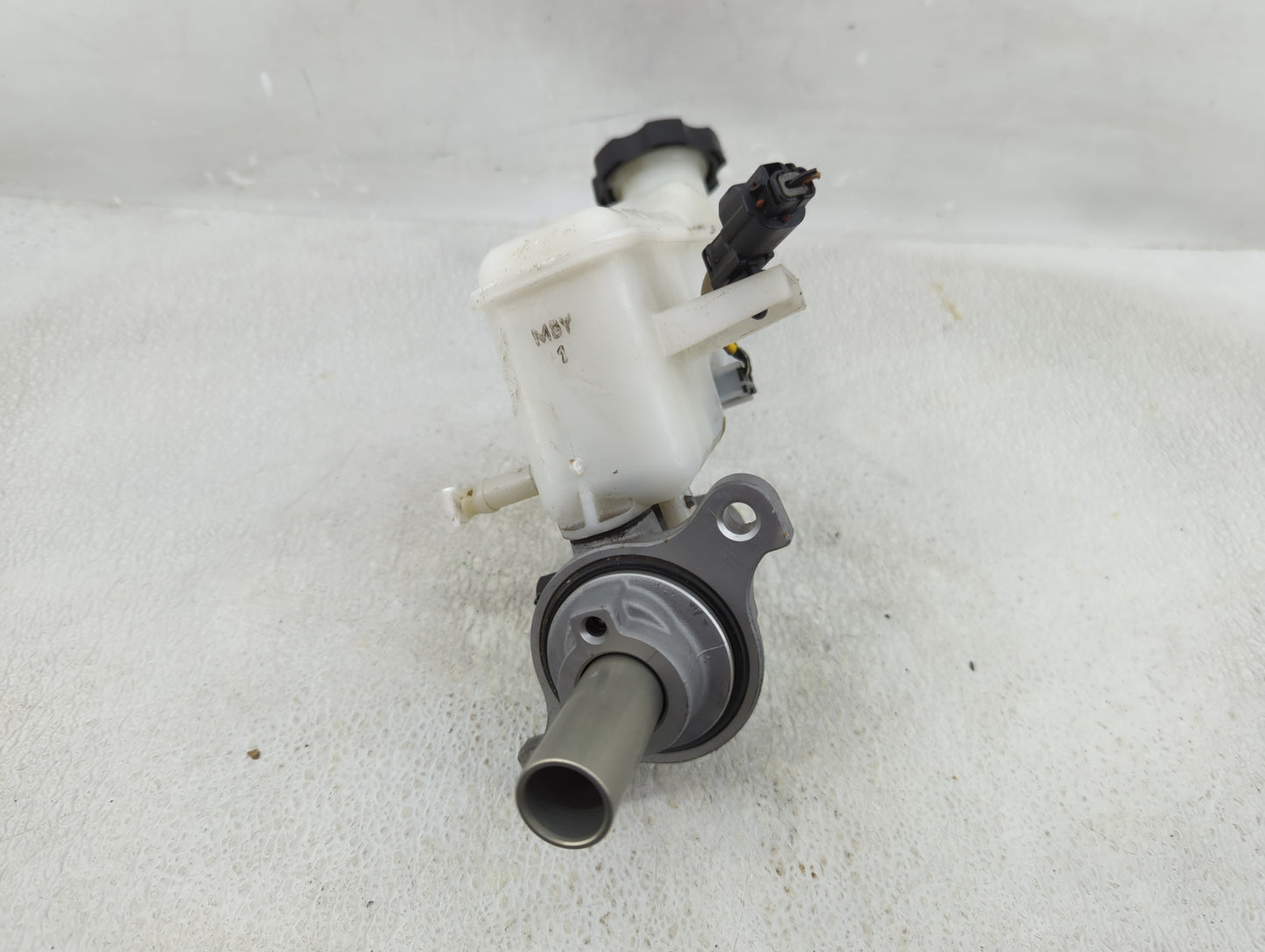 2016-2021 Hyundai Tucson Brake Master Cylinder 1277864 - Oemusedautoparts1.com