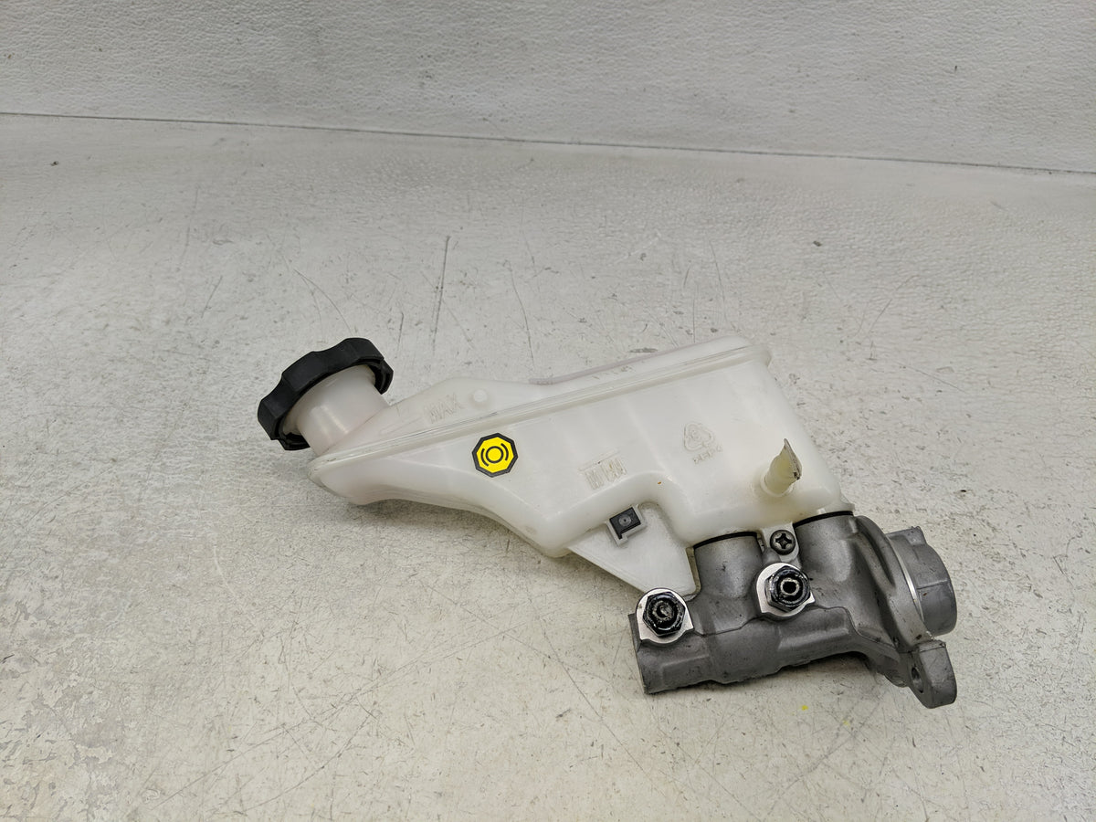 2016-2021 Hyundai Tucson Brake Master Cylinder 1300397 - Oemusedautoparts1.com