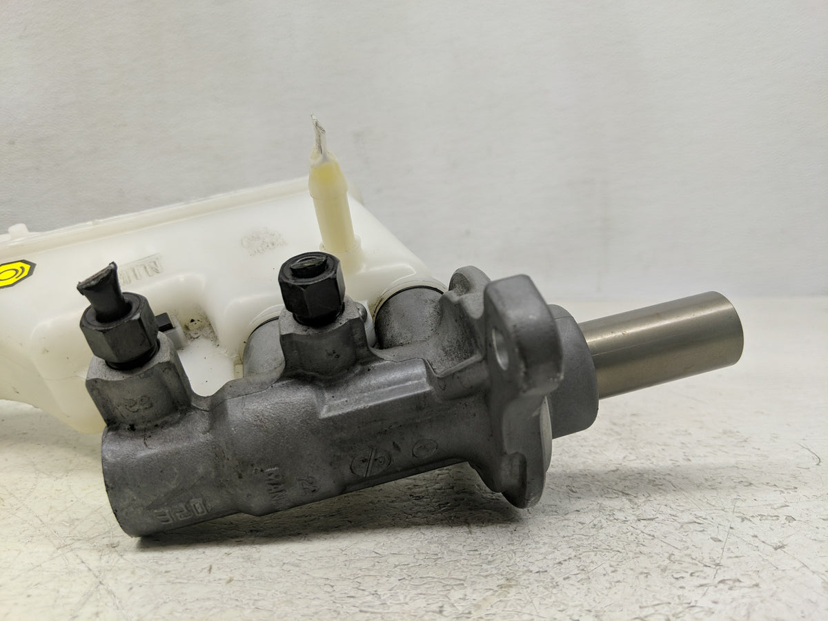 2016-2021 Hyundai Tucson Brake Master Cylinder 1300900 - Oemusedautoparts1.com