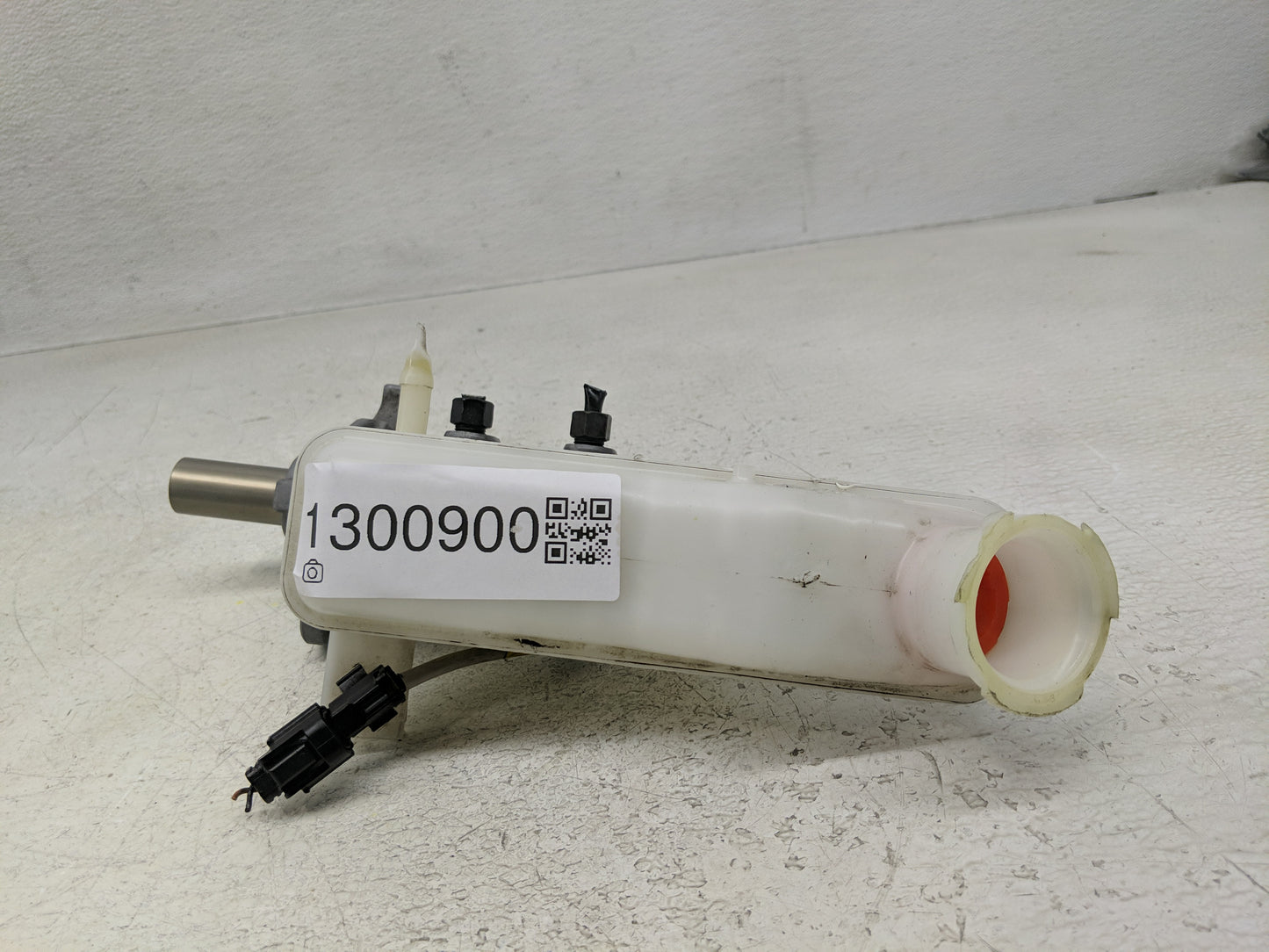 2016-2021 Hyundai Tucson Brake Master Cylinder 1300900 - Oemusedautoparts1.com