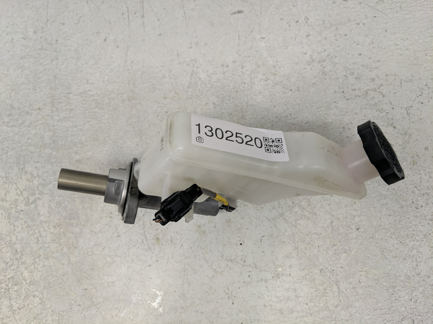 2016-2021 Hyundai Tucson Brake Master Cylinder - Oemusedautoparts1.com