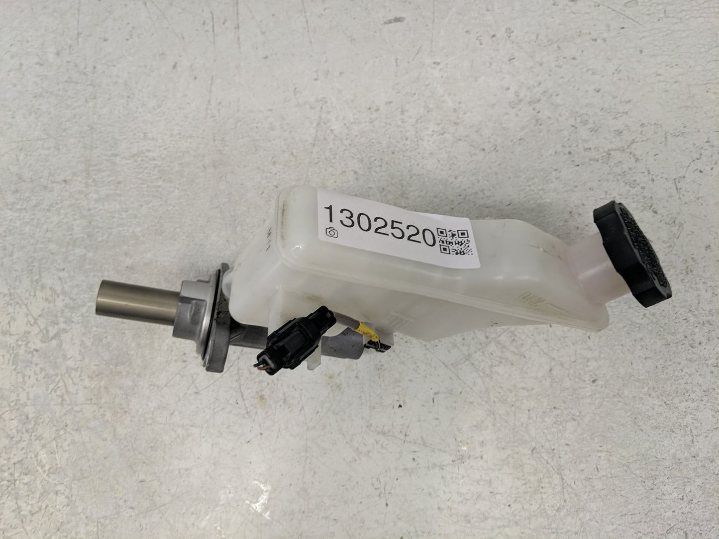 2016-2021 Hyundai Tucson Brake Master Cylinder - Oemusedautoparts1.com