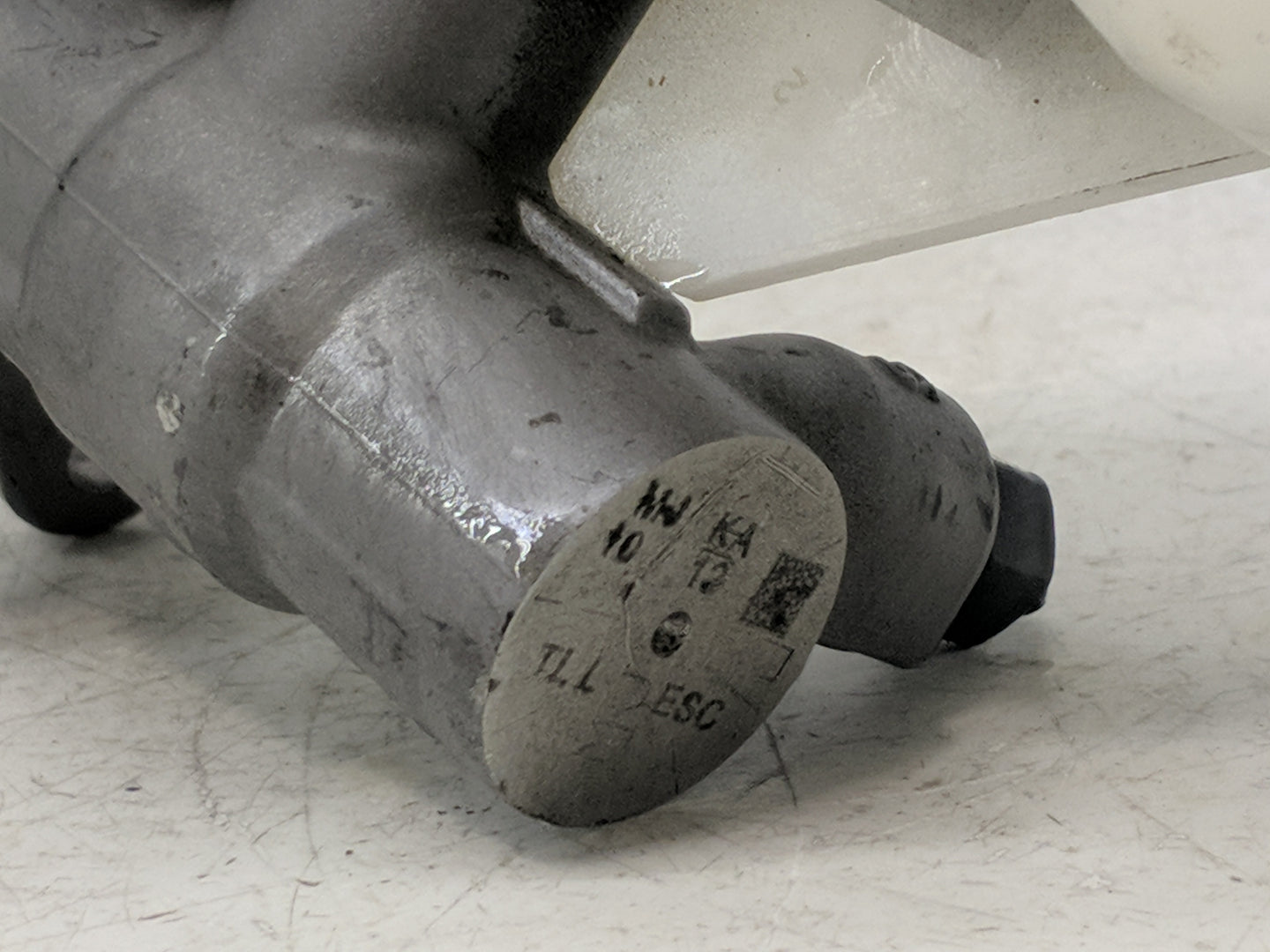 2016-2021 Hyundai Tucson Brake Master Cylinder - Oemusedautoparts1.com