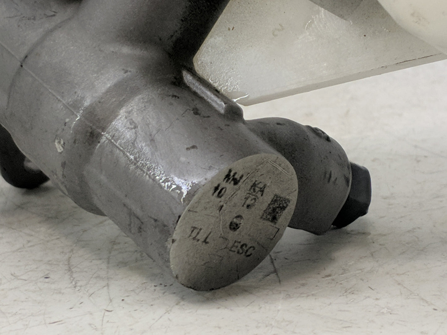 2016-2021 Hyundai Tucson Brake Master Cylinder - Oemusedautoparts1.com