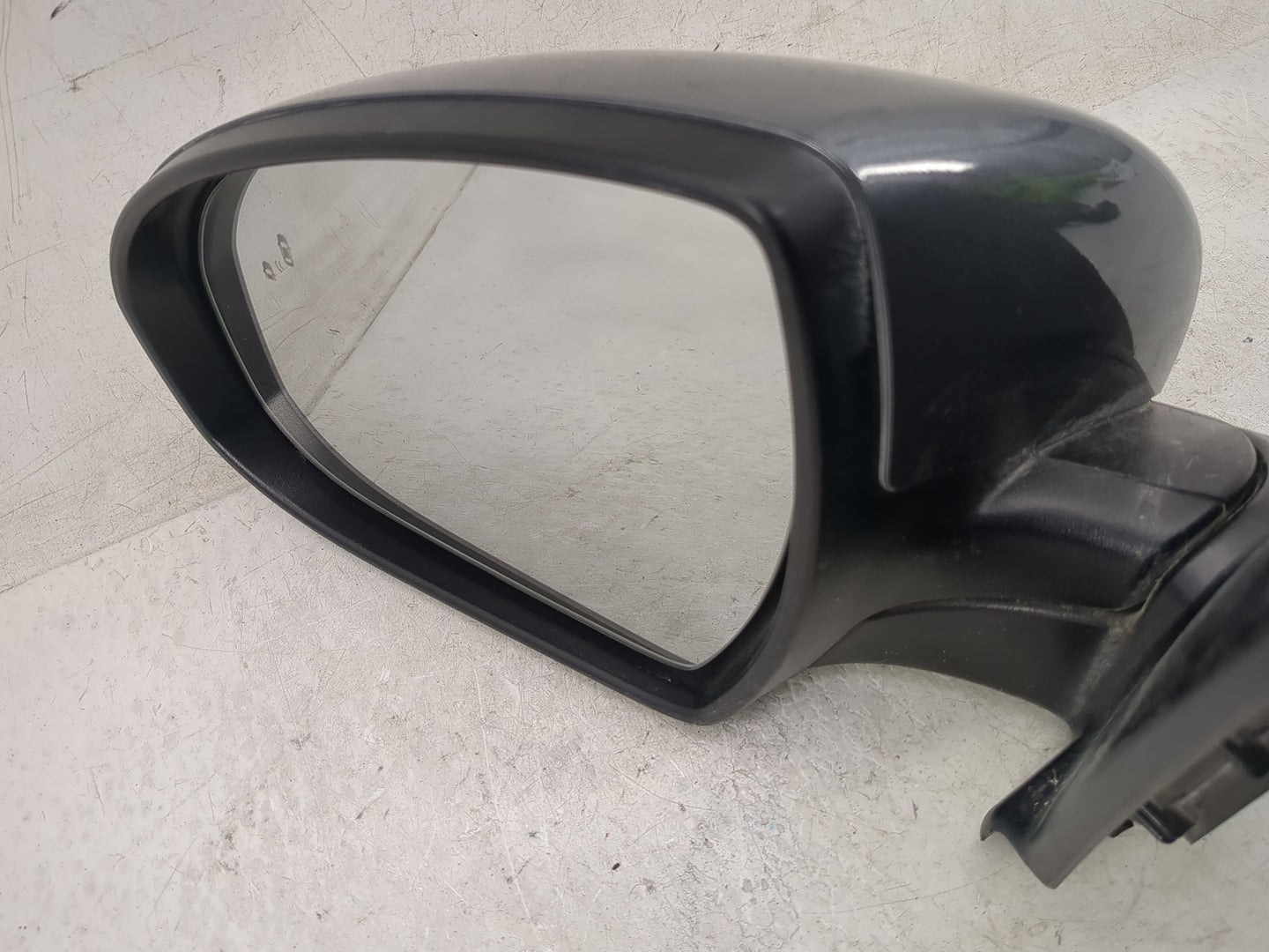 2016-2018 Hyundai Tucson Driver Side View Mirror - Left Door Mirror OEM Used - Oemusedautoparts1.com