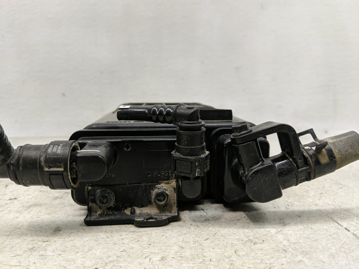 2017 Hyundai Tucson Fuel Vapor Charcoal Canister 1357778 - Oemusedautoparts1.com
