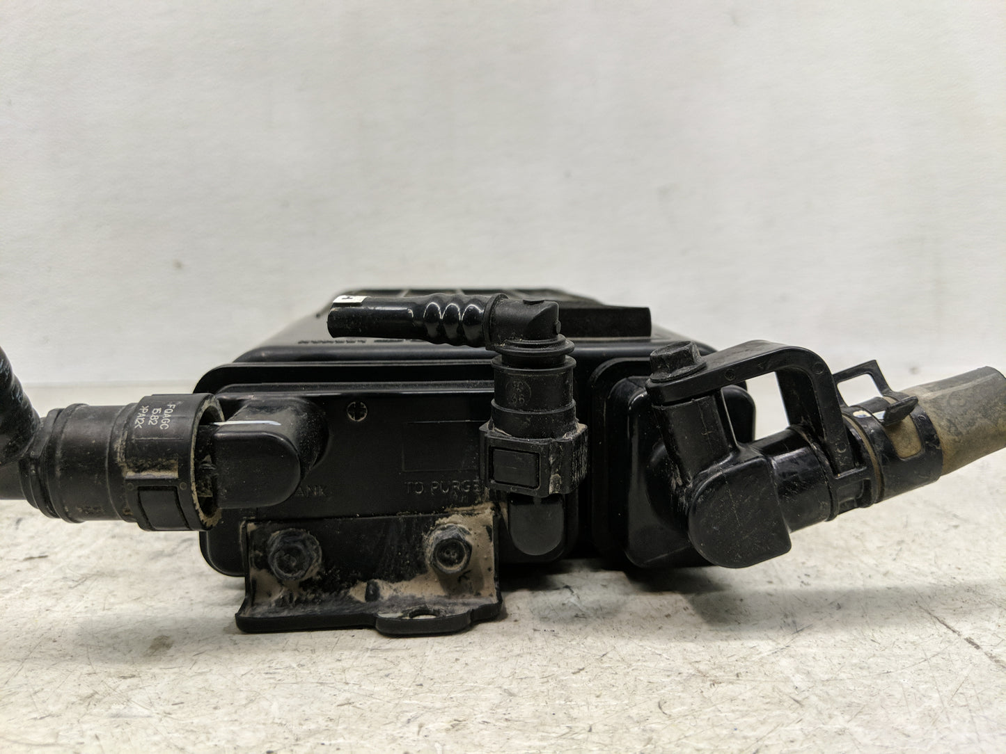 2017 Hyundai Tucson Fuel Vapor Charcoal Canister 1357778 - Oemusedautoparts1.com