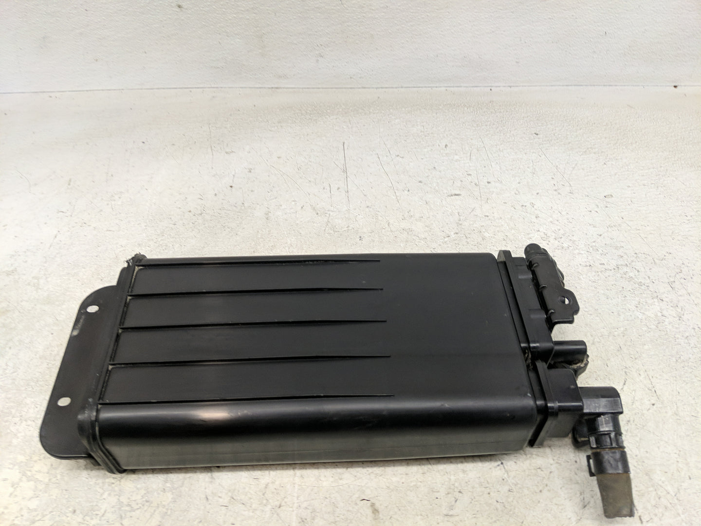 2017 Hyundai Tucson Fuel Vapor Charcoal Canister 1357778 - Oemusedautoparts1.com