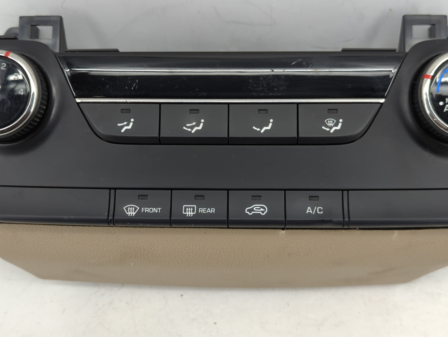 2016-2018 Hyundai Tucson Climate Control Module Temperature AC/Heater Replacement P/N:97250-D3110 97250-D3112 Fits OEM Used 