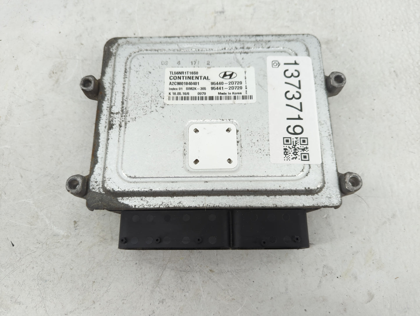 2016-2018 Hyundai Tucson PCM Engine Control Computer ECU ECM PCU OEM P/N:95440-2D720 Fits Fits 2016 2017 2018 OEM Used Auto 