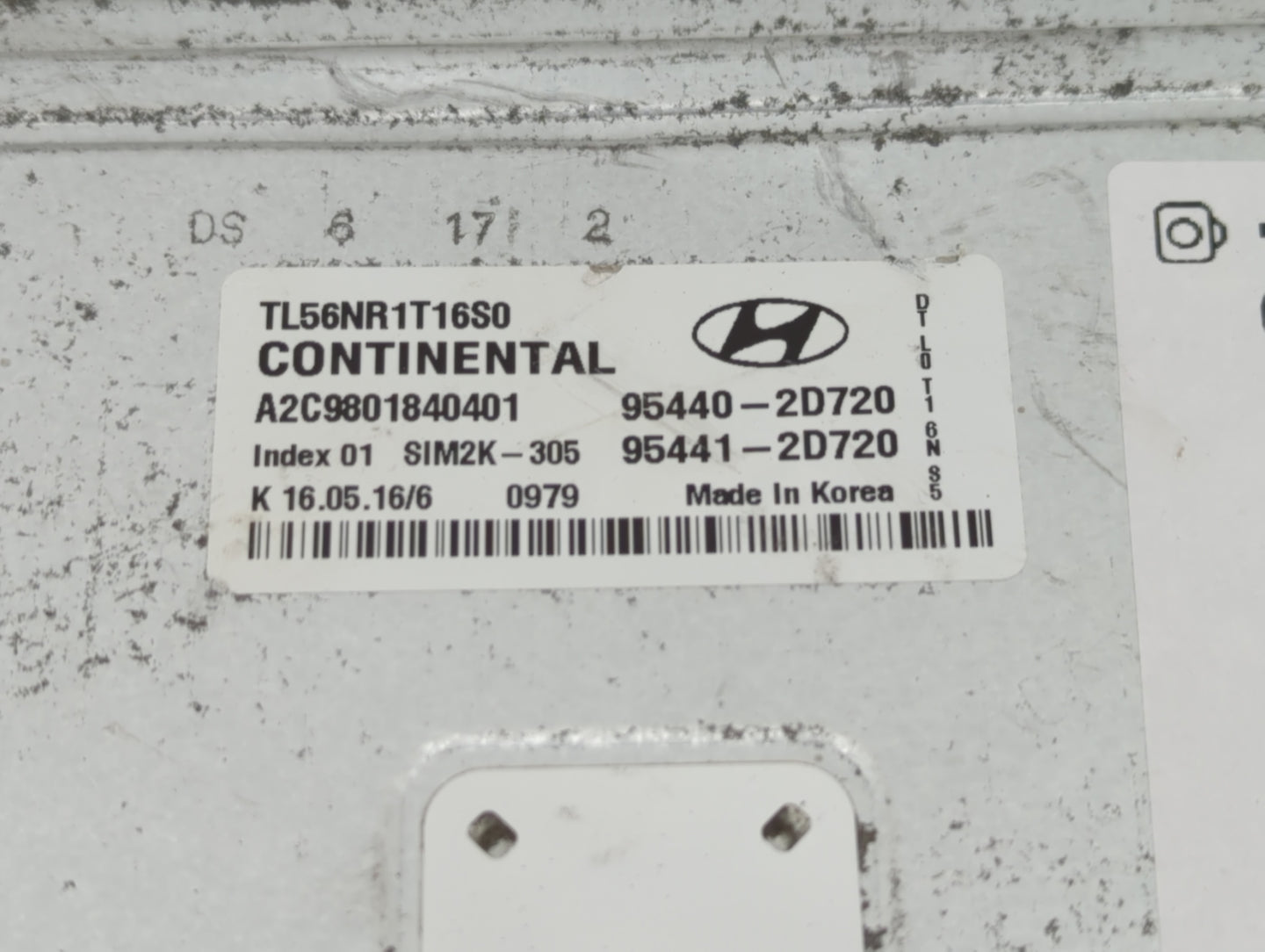 2016-2018 Hyundai Tucson PCM Engine Control Computer ECU ECM PCU OEM P/N:95440-2D720 Fits Fits 2016 2017 2018 OEM Used Auto 
